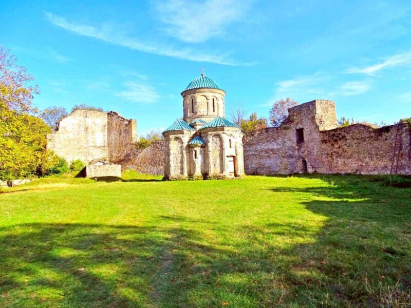 Kvetera church and fortress