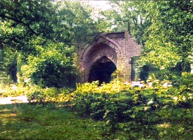 Main approach to the monastic complex